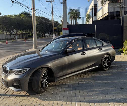 BMW 320i 2.0 16V TURBO GASOLINA M SPORT AUTOMÁTICO